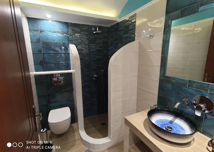 Aparthotel Leonidas Kamari (Santorini)