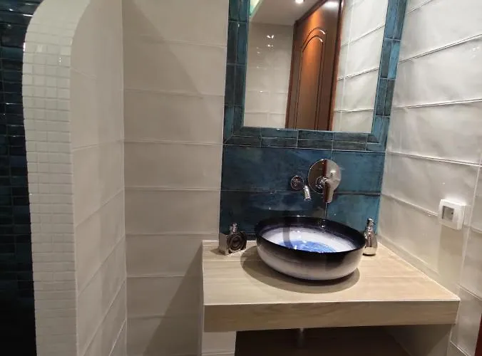 Leonidas Aparthotel Kamari (Santorini)