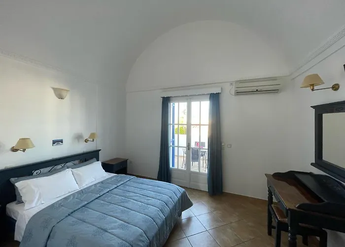 Leonidas Aparthotel 3*