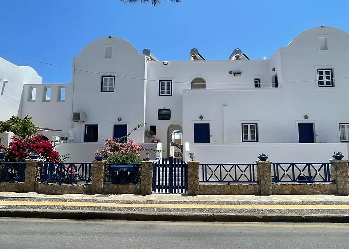 Leonidas Kamari (Santorini)