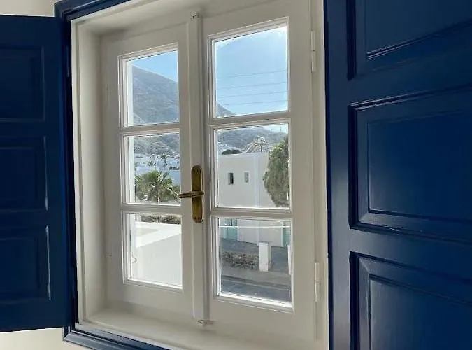 Leonidas Aparthotel Kamari (Santorini)