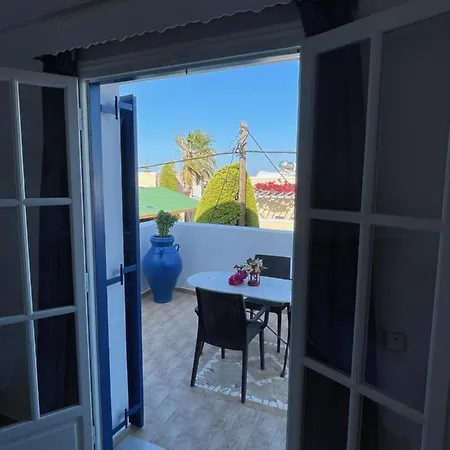 Leonidas 3* Kamari (Santorini)