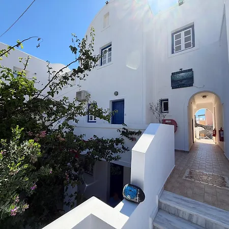 Leonidas Aparthotel Kamari (Santorini)
