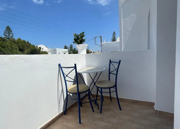 Leonidas Apartahotel 3*