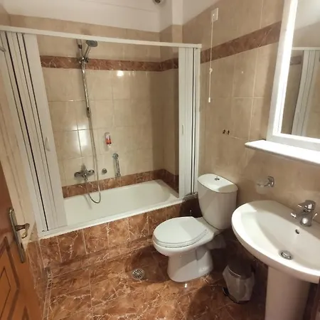Aparthotel Leonidas Kamari (Santorini)