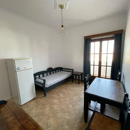 Aparthotel Leonidas Kamari (Santorini)