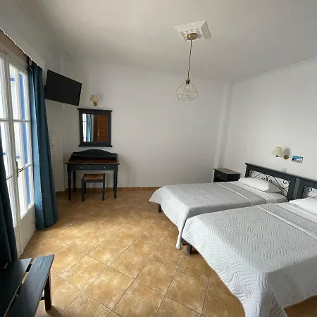 Apart Otel Leonidas Kamári