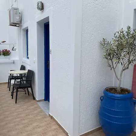 Leonidas Aparthotel Kamari (Santorini)