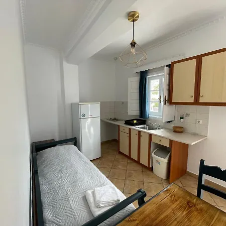 Apart Otel Leonidas Kamári