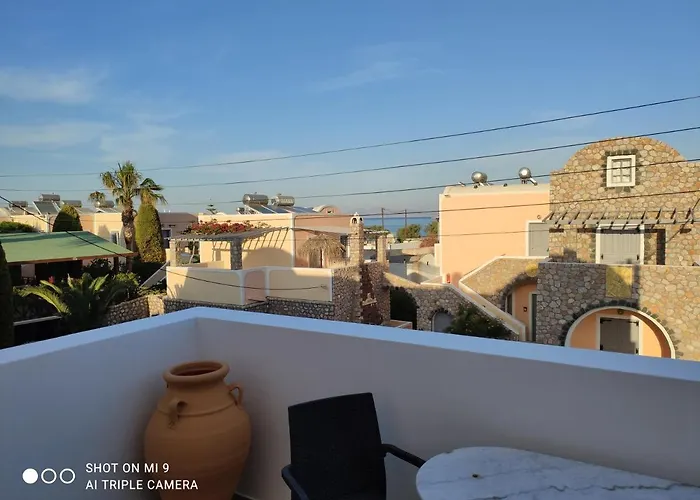 Leonidas מלון דירות Kamári